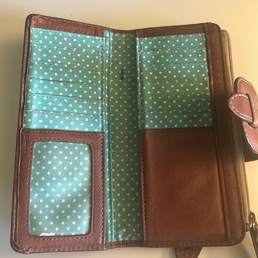 Brown Fossil Wallet - Picture 2 of 5